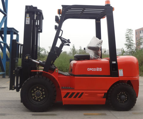 पावर स्टीयरिंग डीजल फोर्कलिफ्ट ट्रक फोर्क लंबाई 1.07-2.5 मीटर फोर्क चौड़ाई 120-200 मिमी